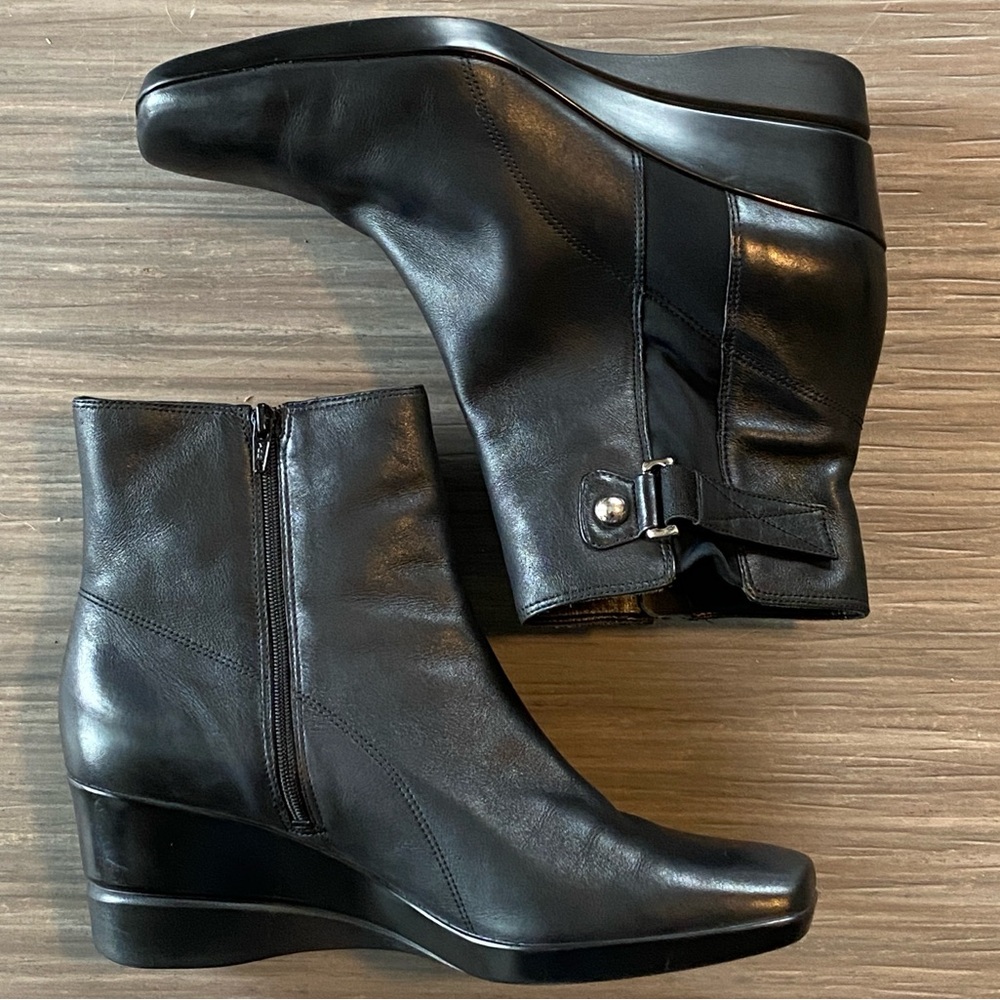 NATURALIZER Signature "Netta" Black Leather Wedge Ankle Zip Boots - 9B
